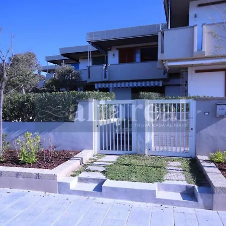 Luciana 1p, Terrazza Vista Mare E Posto Auto A 50 M Dal Mare! By Alfareal Appartement