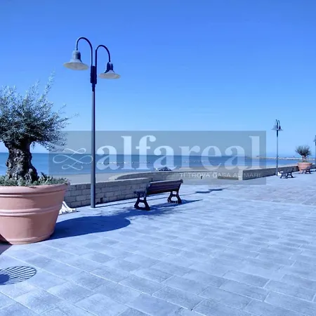 Luciana 1p, Terrazza Vista Mare E Posto Auto A 50 M Dal Mare! By Alfareal *